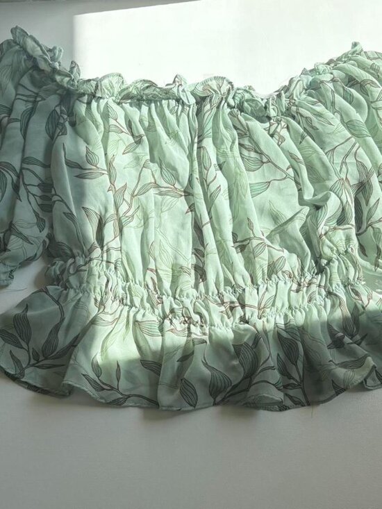 Blush BJ Tops - 🌿 Sage Green Floral Off-The-Shoulder Blouse 🌿